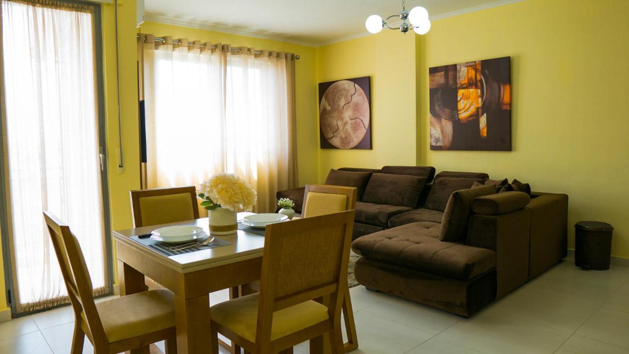 Eka Luxury Apartments Durrës Esterno foto